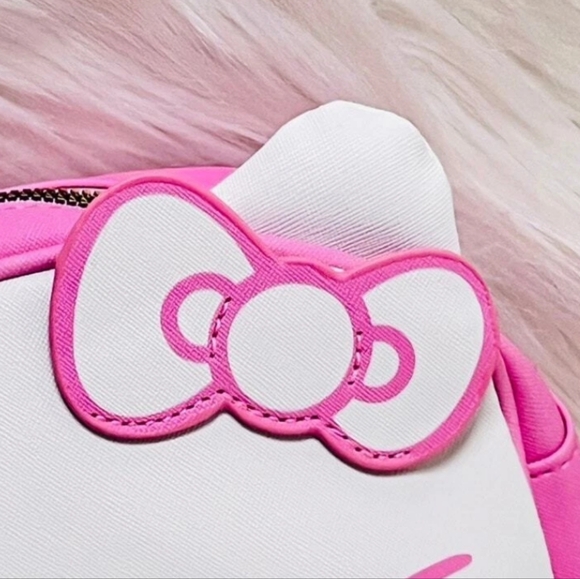 Hello Kitty By Sanrio Pink and White Cosmetic Bag NWT SMOKE FREE HOME - Picture 4 of 4
